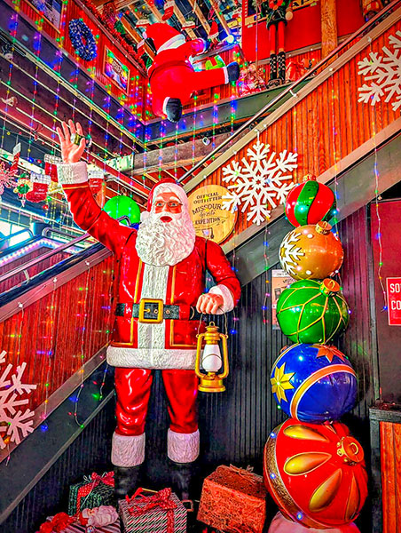 The Jolly Elf Holiday Popup